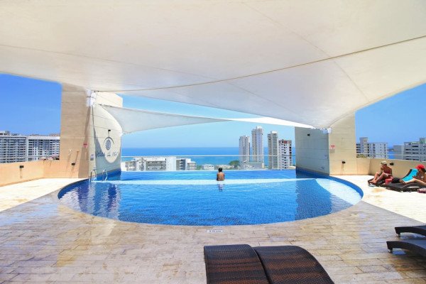Velas al Mar Apartments - Infinity view pool