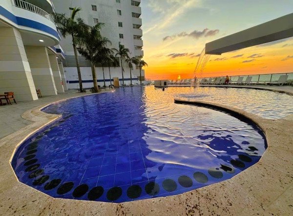 Amplio, frente al mar y la mejor ubicación